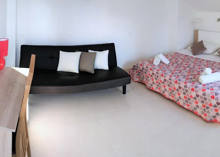 Cecilia 2 3*