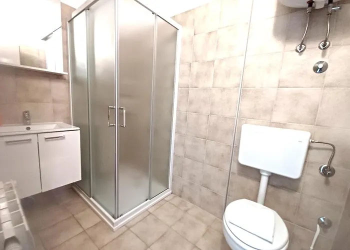 Cecilia 2 3* マリンスカ