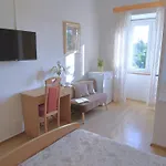 Cecilia 2 Малинска