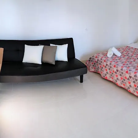 Cecilia 2 3*