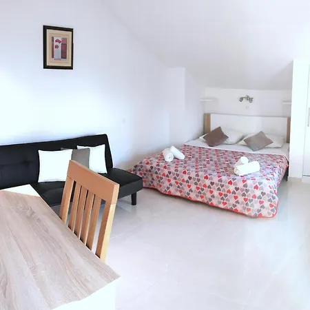 بيت ضيافة Cecilia 2 مالينسكا