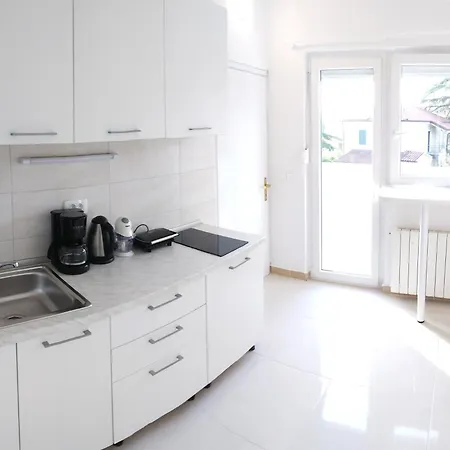 Cecilia 2 3* Malinska