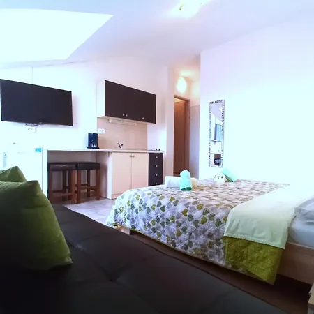 Cecilia 2 3* Malinska