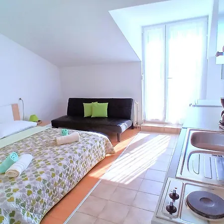 Cecilia 2 3* Malinska