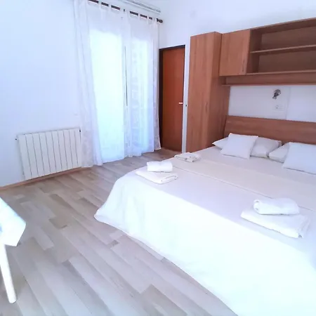 Cecilia 2 Gostinjska kuća