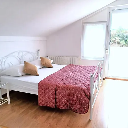 Cecilia 2 Gæstehus Malinska