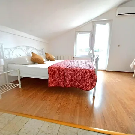 Gostinjska kuća Cecilia 2 3*