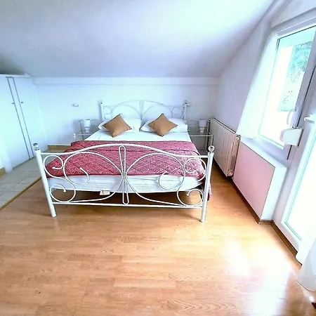 Cecilia 2 Gæstehus 3*