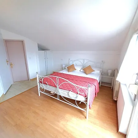 Cecilia 2 3* Malinska