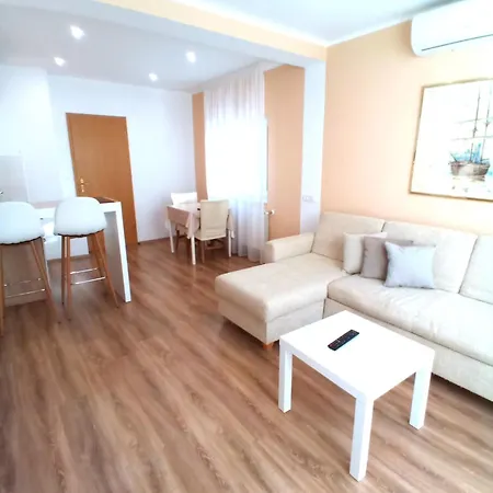 Gostinjska kuća Cecilia 2 3*