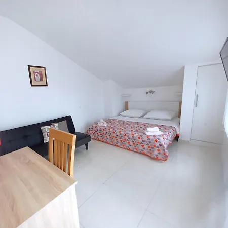 Cecilia 2 Gostinjska kuća
