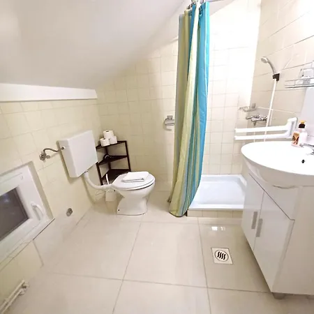 Cecilia 2 بيت ضيافة 3*