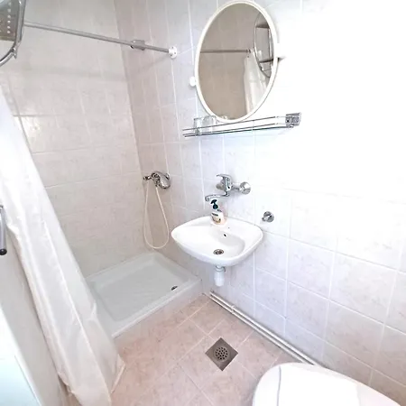 Cecilia 2 Gæstehus 3*