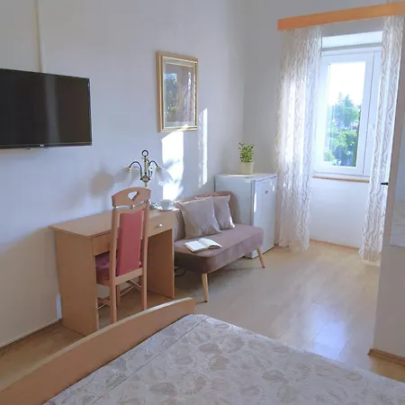 Cecilia 2 مالينسكا