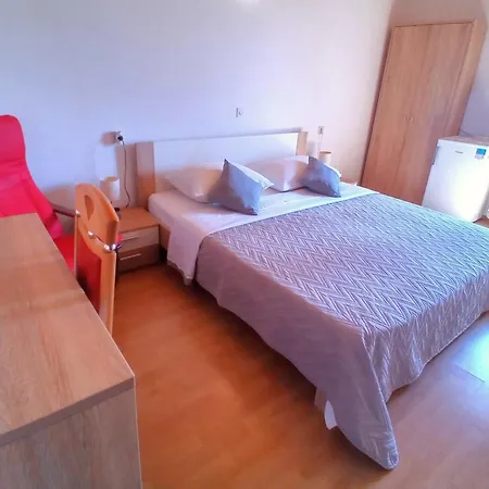 Cecilia 2 Gostinjska kuća