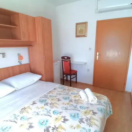 Cecilia 2 Gostinjska kuća