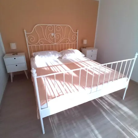 Gostinjska kuća Cecilia 2 3*