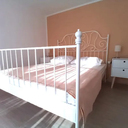 Cecilia 2