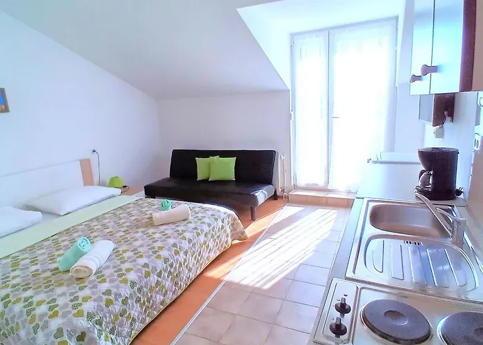 Cecilia 2 3* Malinska
