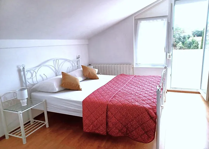Cecilia 2 3* Malinska