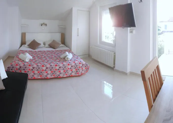 Cecilia 2 Vendégház Malinska