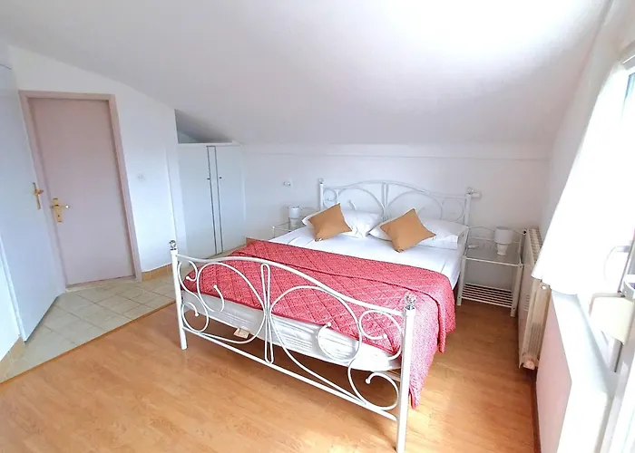 Cecilia 2 3* Malinska